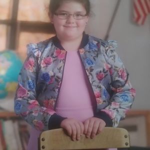 Meet your Posher, Crystal